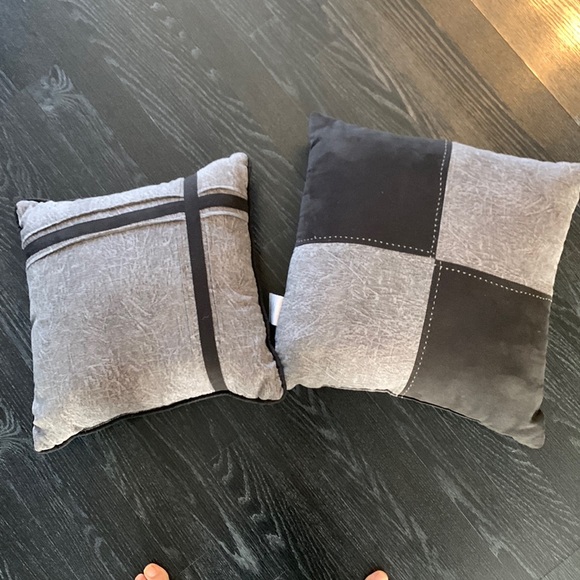 Two black grey pillows - Picture 1 of 7
